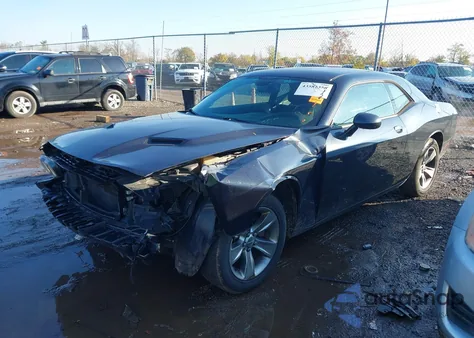 2016 Dodge Challenger Sxt z USA, uszkodzony, nr VIN 2C3CDZAG9GH290136